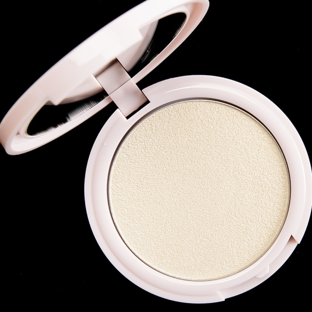 Coloured Raine Focal Point Glowlighter ‘No Flash Needed’ Pressed Highlighter - Picture 3 of 9